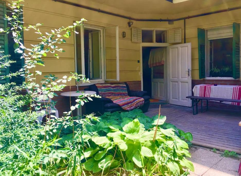 Vintage Studio Apartment, Garden And Free Parking Budapest Exteriör bild